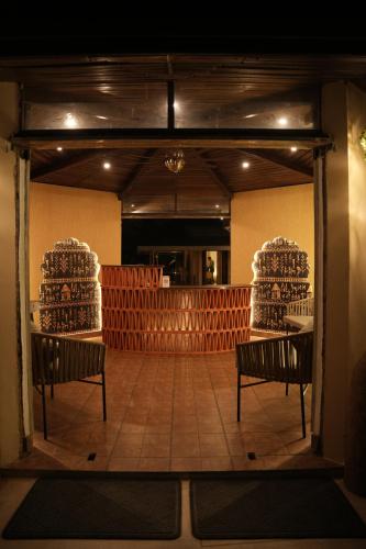 Lounge nebo bar v ubytování 3Acres Resorts Dehradun