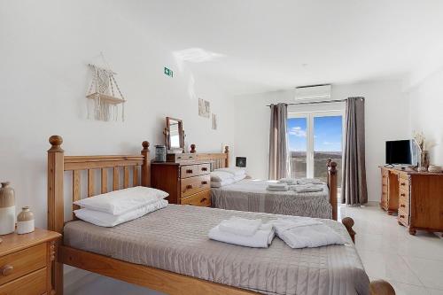 Bougainvillea Suite