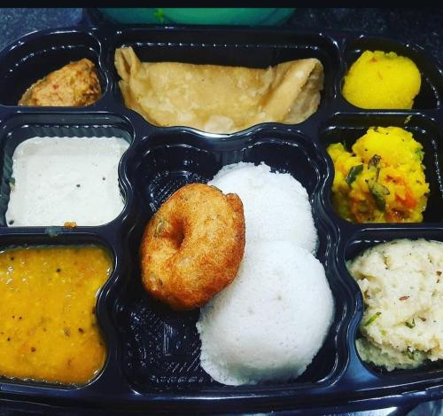 Jídlo v hotelu nebo okolí