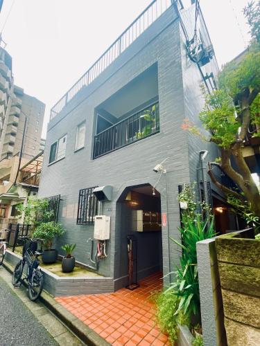 Home SHINJUKU west 101