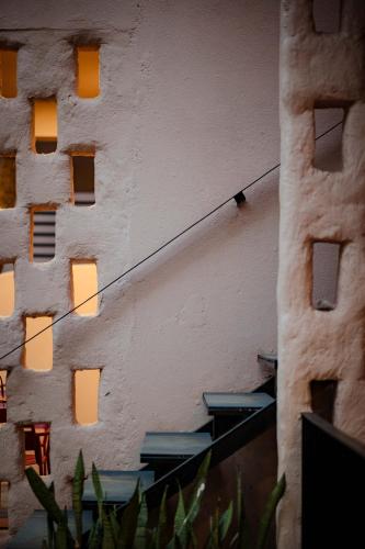 Το κτήριο όπου στεγάζεται  το hostel