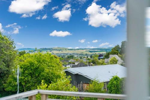 Imagine din galeria proprietății Rimu Retreat with wifi and 3 mins to town în Taupo