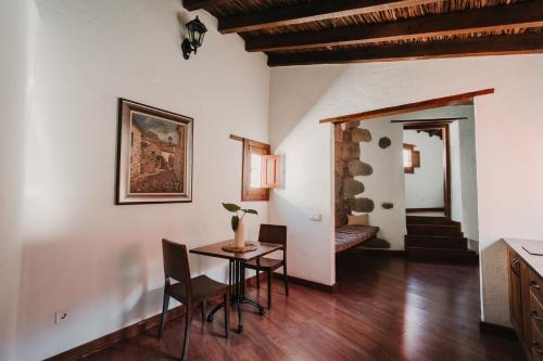 Posedenie v ubytovaní Rural Suite Santiago de Tunte
