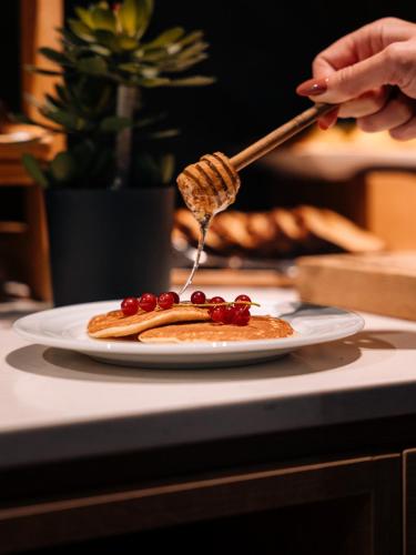 Comida en o cerca de este hotel