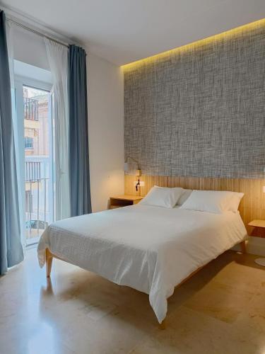 White Suite Alameda