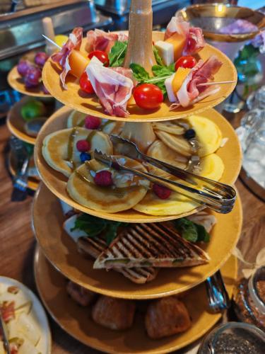 Toit külalistemaja aladel või selle läheduses