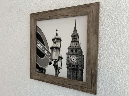 a picture of big ben with a picture of big ben at SP350-208 Appartement Studio 4 couchages SAINT PIERRE LA MER in Saint Pierre La Mer