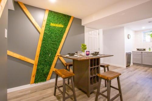Φωτογραφία από το άλμπουμ του Beautiful Apartment 5 mins from Innisfil Beach σε Innisfil