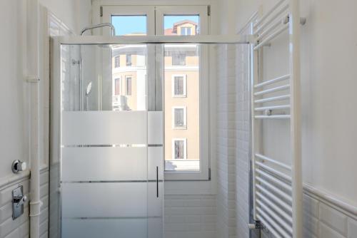 EasyTopStay - New and Functional Apartments near the metro