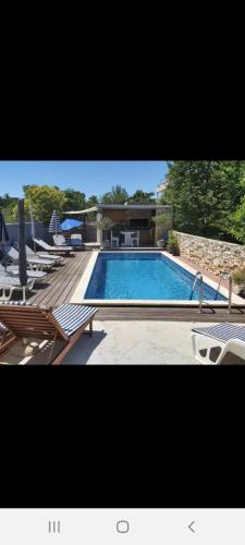 Apartman Luce with shared pool
