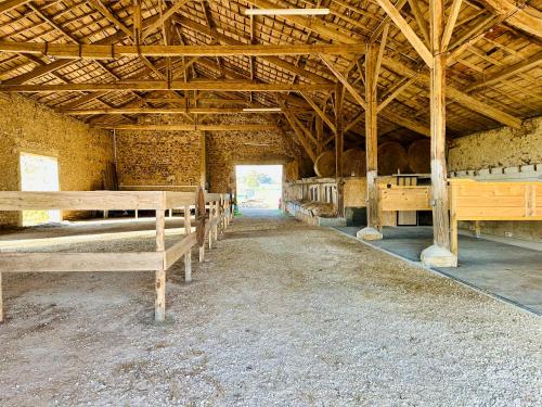 Gambar di galeri bagi Le Pavillon, Grand Manoir du XVIIe avec Piscine, Bain Nordique et accès privé à la Charente di Alloué