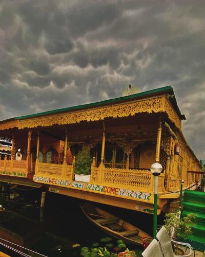 Fotografie z fotogalerie ubytování heritage new moon premium houseboat v destinaci Šrínagar