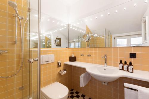 Un baño de Hotel Künstlerquartier Seezeichen