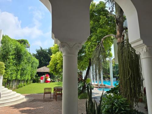 La alberca dentro o cerca de Club De Novo Hotel