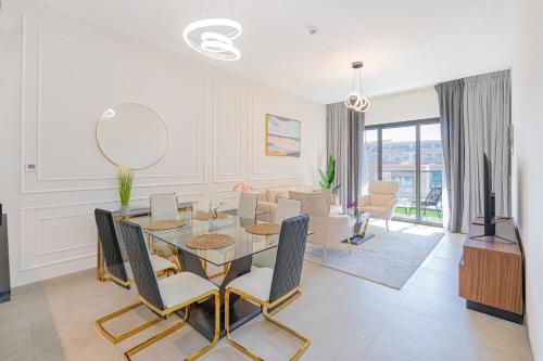 Escape24 Modern 1BR with Pool View in JVC