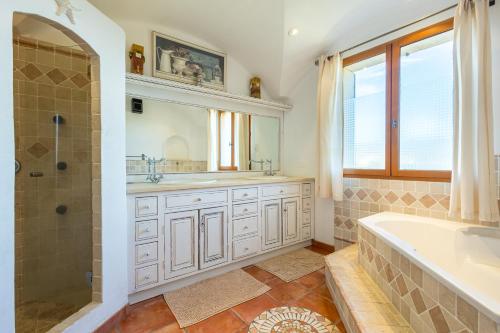 Ένα μπάνιο στο Le Cabanon des Cigales en Provence - Avec Piscine