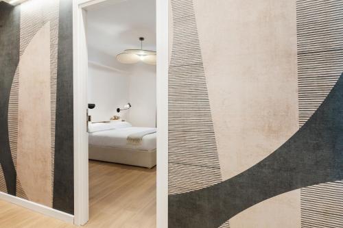 Greta 1 - 2 Min Metro - Family Apt - AC - 4 to 6 Pax