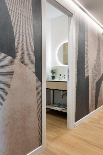 Greta 1 - 2 Min Metro - Family Apt - AC - 4 to 6 Pax