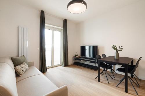Greta 1 - 2 Min Metro - Family Apt - AC - 4 to 6 Pax