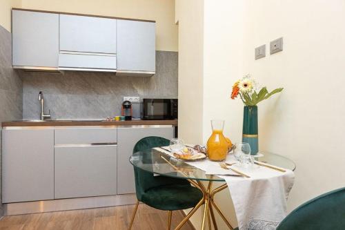Dolcevita Vatican Apartment