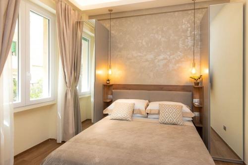 Dolcevita Vatican Apartment