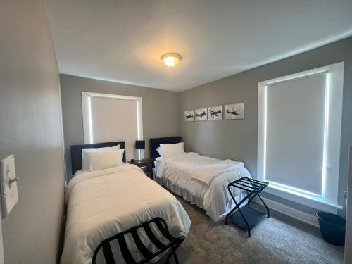 Ένα ή περισσότερα κρεβάτια σε δωμάτιο στο The Airplane Art House