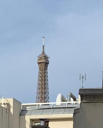 Appartement vue sur la tour Eiffel