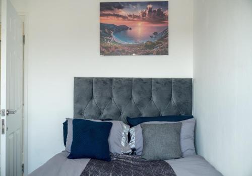 Ruang duduk di Cozy Private Room Near Shops & Transport in Enfield