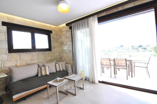 Zennova #65 Villa Vanina