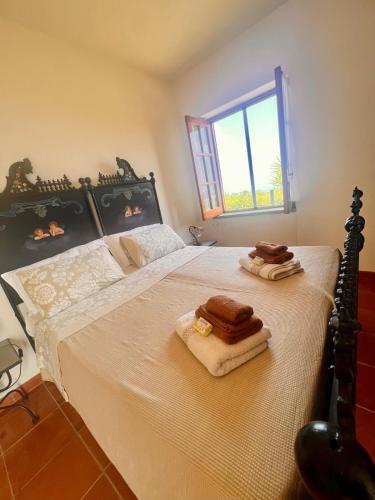 Ένα ή περισσότερα κρεβάτια σε δωμάτιο στο Villa Cresta, private villa with pool