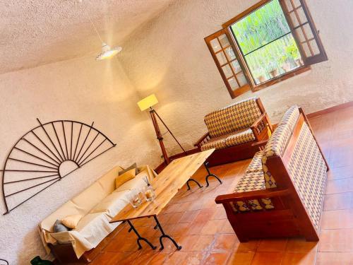 Χώρος καθιστικού στο Villa Cresta, private villa with pool