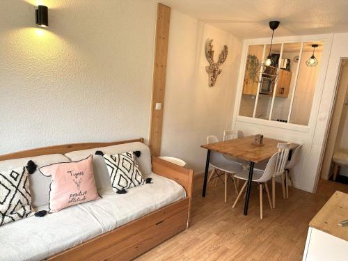 Zdjęcie z galerii obiektu Appartement skis aux pieds 2 pièces cabine avec balcon - Val Claret, Tignes - FR-1-502-398 w mieście Tignes