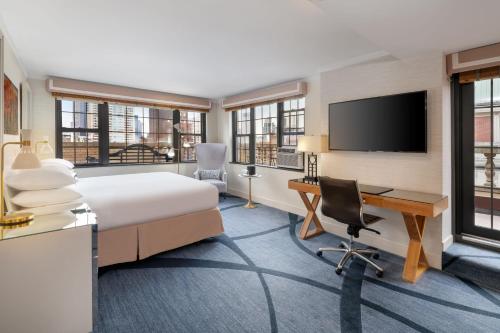 TV o dispositivi per l'intrattenimento presso 70 Park Avenue Hotel
