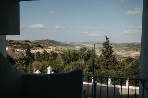 Zimmer mit Talblick in der Unterkunft Stylish Loft with Nature Views, Balcony in the heart of Vejer in Vejer de la Frontera