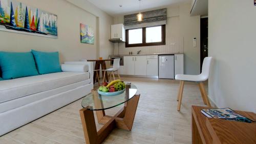 Gambar di galeri bagi Hatzoudis Luxury Suites di Chrysi Ammoudia