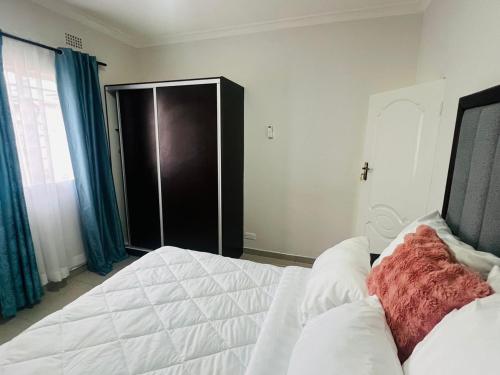 Afbeelding uit fotogalerij van Kwilanzi Apartments in Lusaka