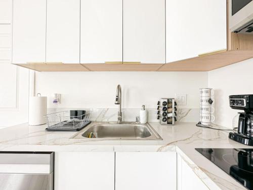 Gallery image of Serene West Hills Studio Haven - WO2 - CAL in Calabasas