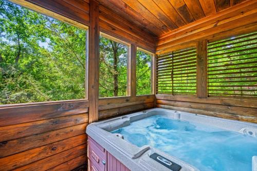 Family Retreat- Hot Tub- Pool Table- Fire Pit- BBQ Grill- Kids Zone- Arcade Games photo 4