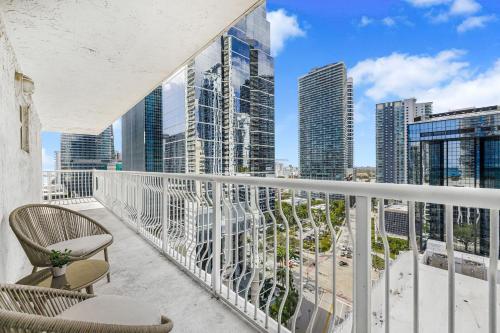 Μπαλκόνι ή βεράντα στο Modern Brickell Condo with Prime City Views