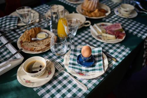 SessenheimにあるLe Clos de la Vieille Dameの卵掛けテーブル