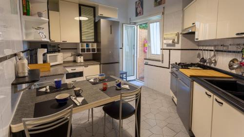 Il Mondo di Gianna, Family Apartment near Metro B Jonio Roma