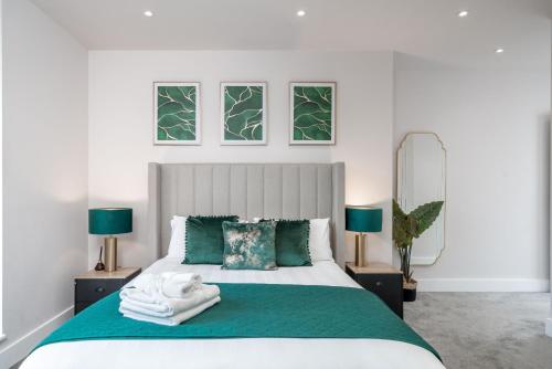 Katil atau katil-katil dalam bilik di Boutique Lux London Apartments-Free Parking