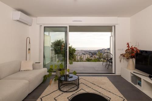 Appartement avec vue mer, terrasse privée et piscine