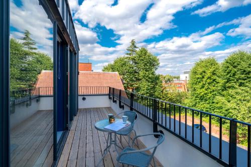 Balkoni atau teres di Boutique Lux London Apartments-Free Parking