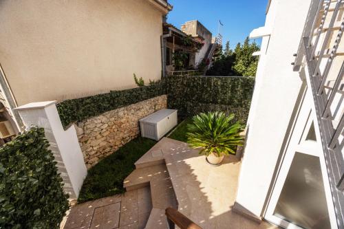 Terrace Haven Hvar