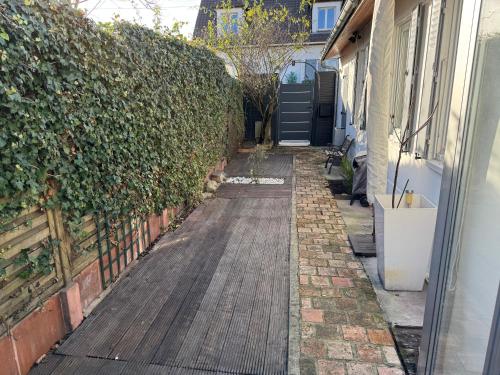 Photo de la galerie de l'établissement A pleasant holiday home, à Carrières-sur-Seine