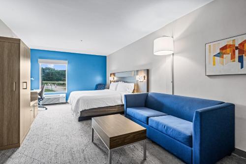 Postel nebo postele na pokoji v ubytování Holiday Inn Express & Suites Carneys Point - Pennsville by IHG