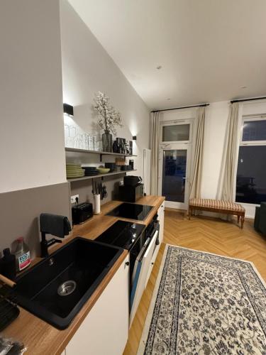 Rockchair - NB20 Cozy Apartment in Friedrichshain Ostkreuz photo 5
