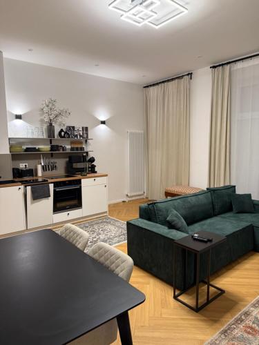 Rockchair - NB20 Cozy Apartment in Friedrichshain Ostkreuz photo 7