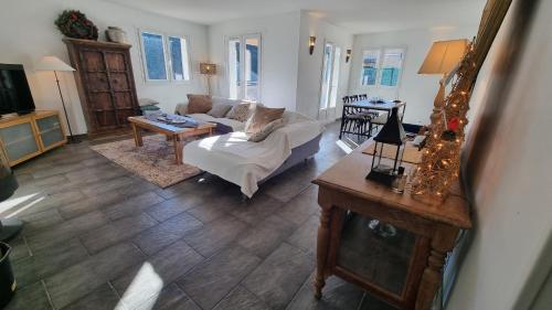 Proche Nice 3 pièces de charme Aspremont village